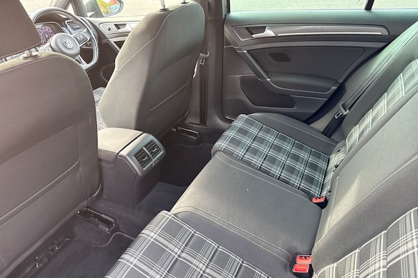 Used Volkswagen Golf 2019 for sale - 76253388: Photo 32