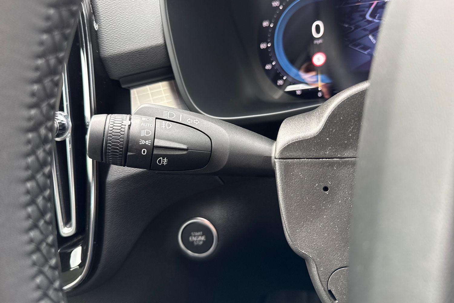 Used Volvo XC40 2023 for sale - 76320433: Photo 42