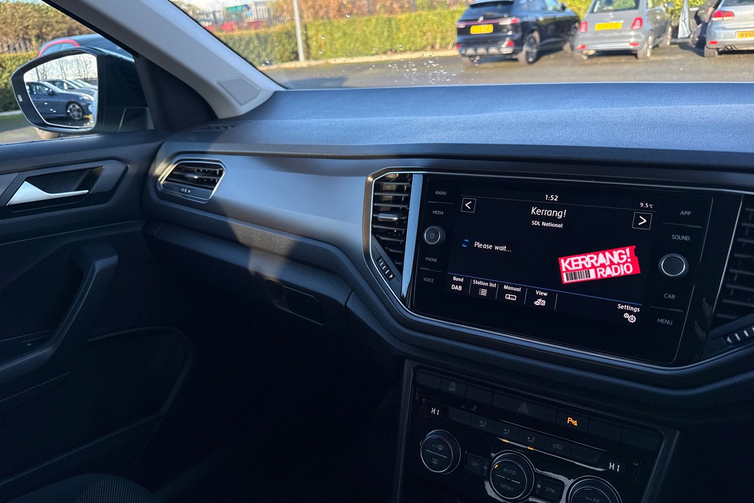 Used Volkswagen T-Roc 2018 for sale - 76968032: Photo 12