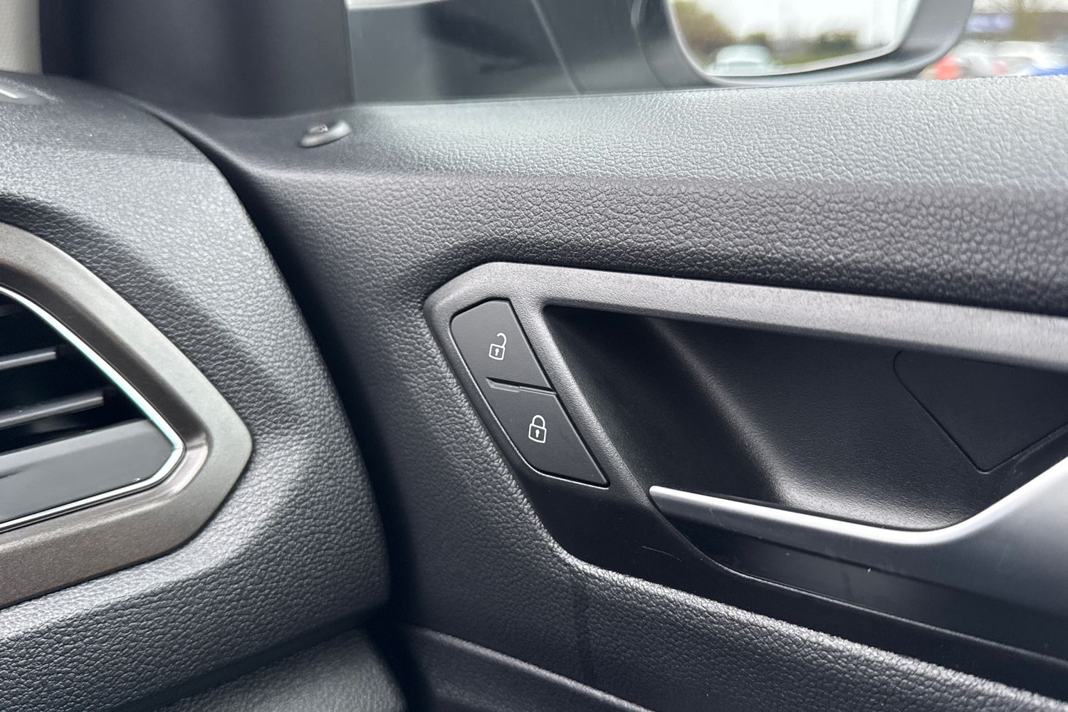 Used Volkswagen T-Roc 2019 for sale - 77037309: Photo 40