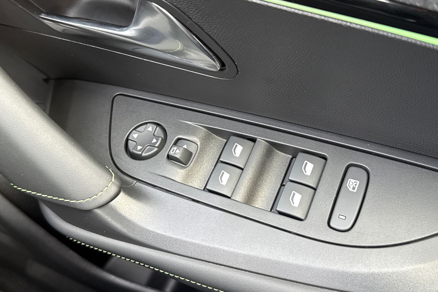 Used Peugeot 2008 2023 for sale - 78038212: Photo 43