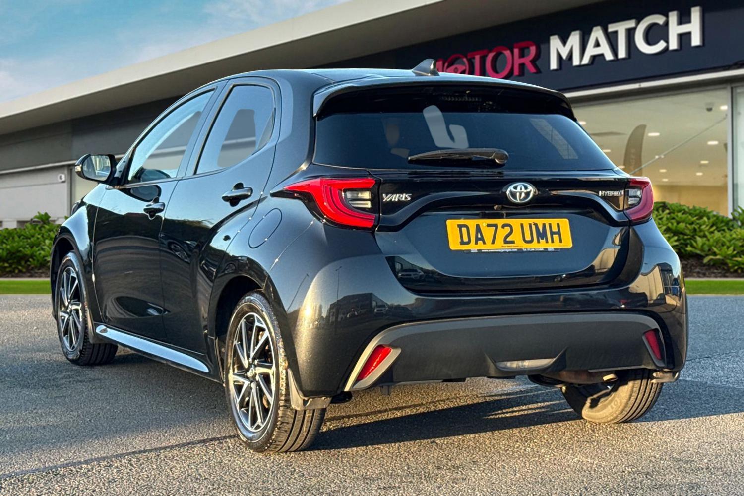 Used Toyota Yaris 2022 for sale - 77308736: Photo 2