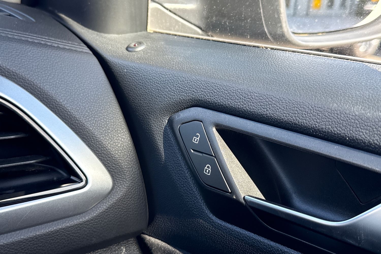 Used Volkswagen T-Roc 2023 for sale - 78224341: Photo 41