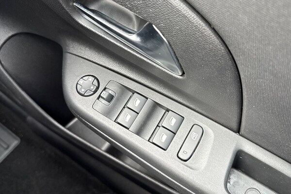 Used Vauxhall Corsa 2022 for sale - 76236824: Photo 43
