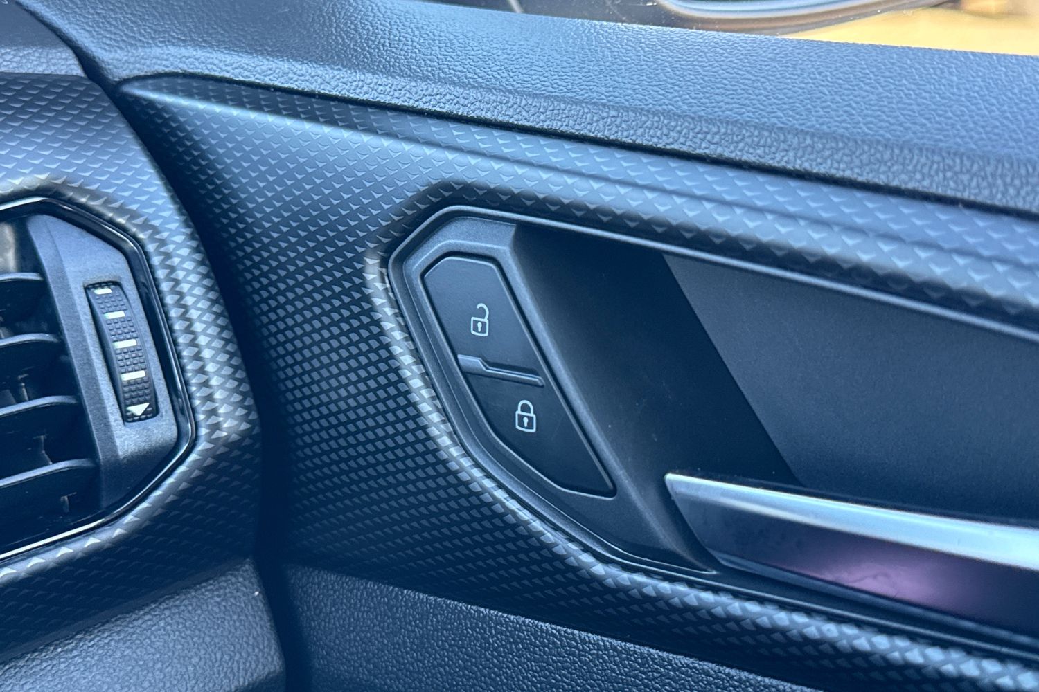 Used Volkswagen T-Cross 2022 for sale - 76641822: Photo 40