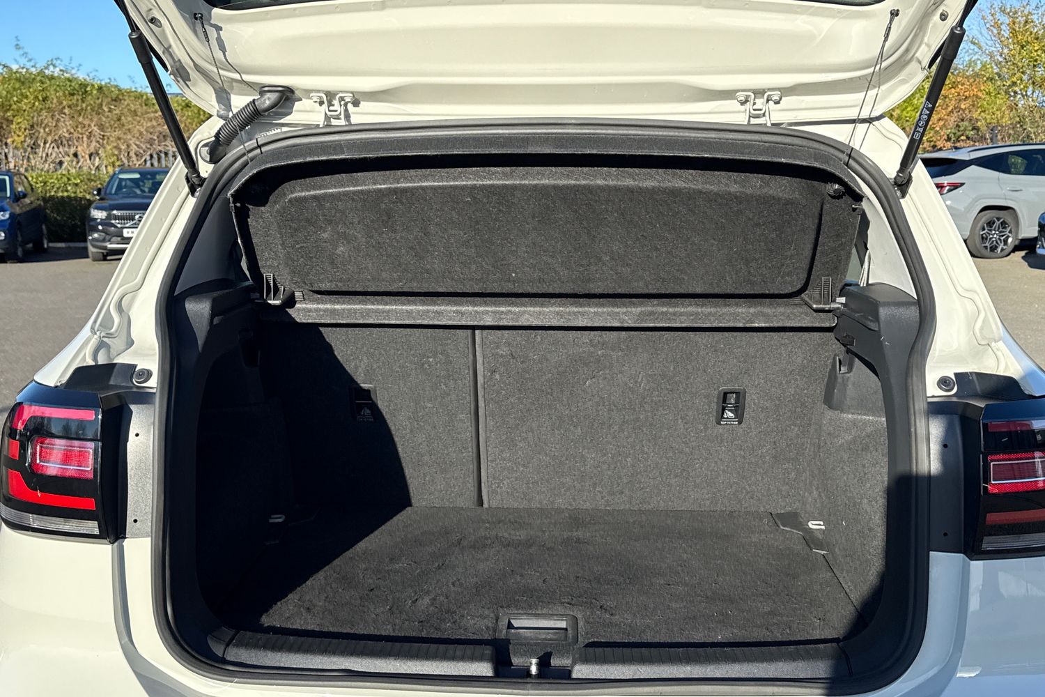 Used Volkswagen T-Cross 2022 for sale - 76641822: Photo 6