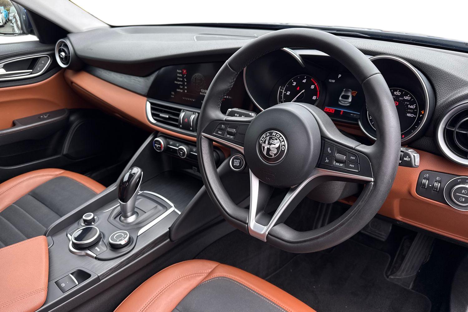 Used Alfa Romeo Giulia 2016 for sale - 77787381: Photo 14