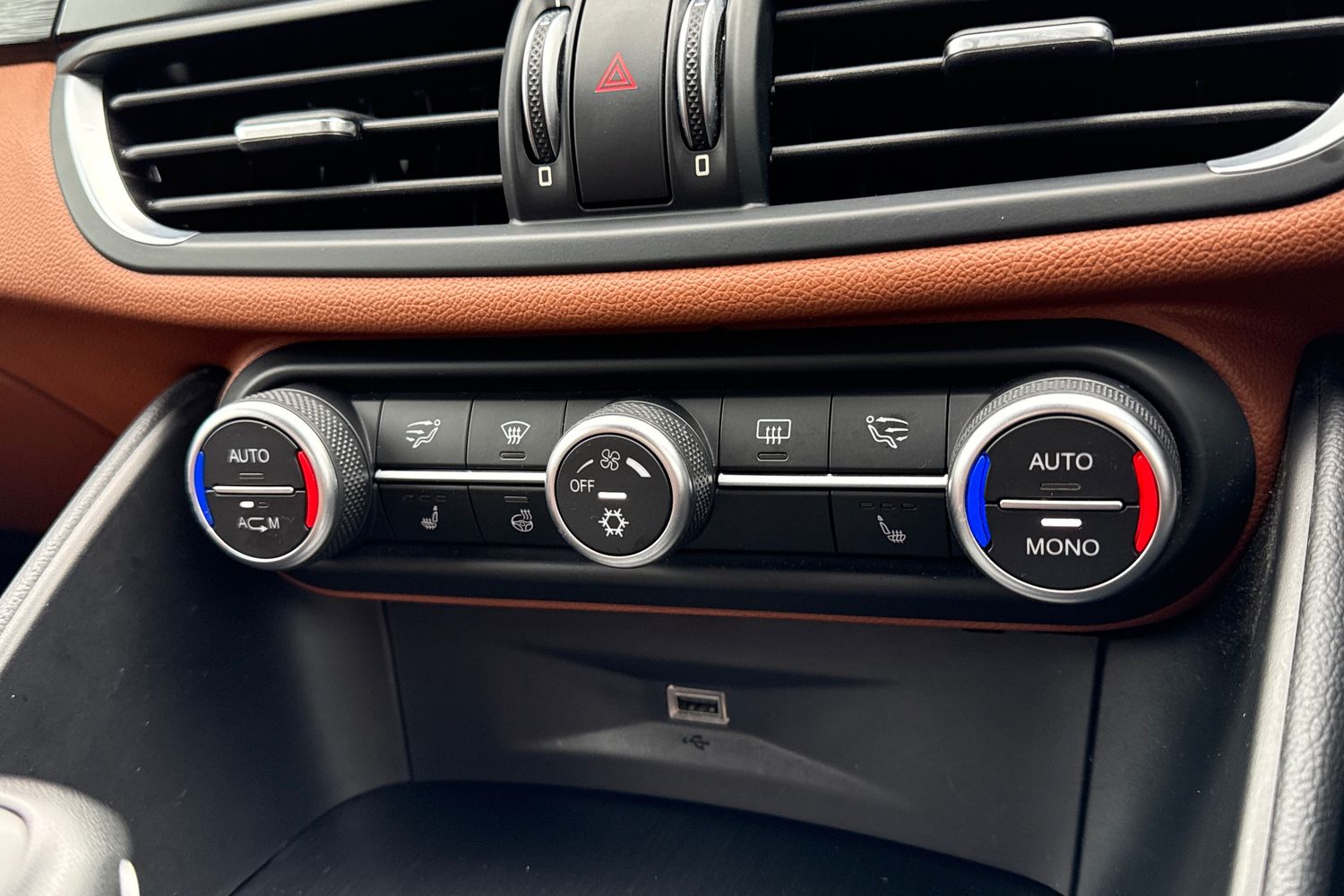 Used Alfa Romeo Giulia 2016 for sale - 77787381: Photo 22