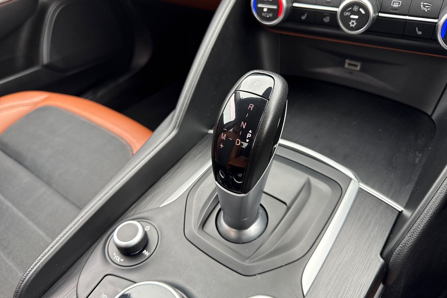 Used Alfa Romeo Giulia 2016 for sale - 77787381: Photo 23