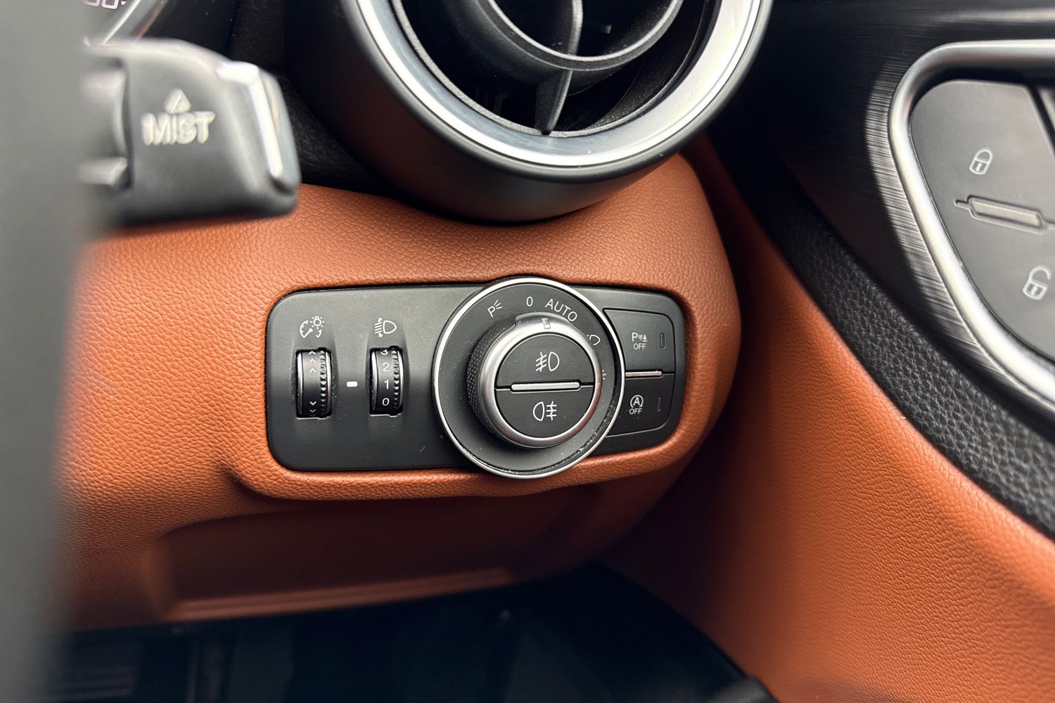 Used Alfa Romeo Giulia 2016 for sale - 77787381: Photo 43