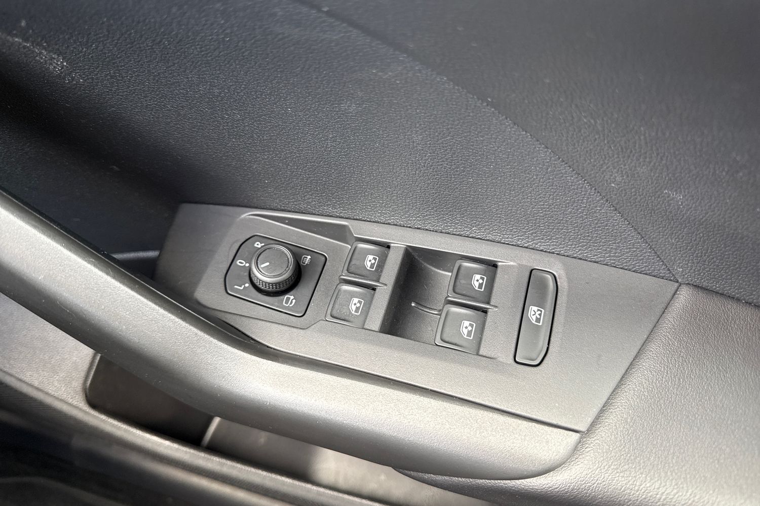 Used Volkswagen T-Cross 2023 for sale - 78052638: Photo 40