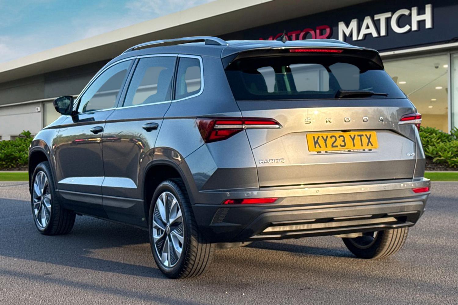 Used Skoda Karoq 2023 for sale - 76610944: Photo 2