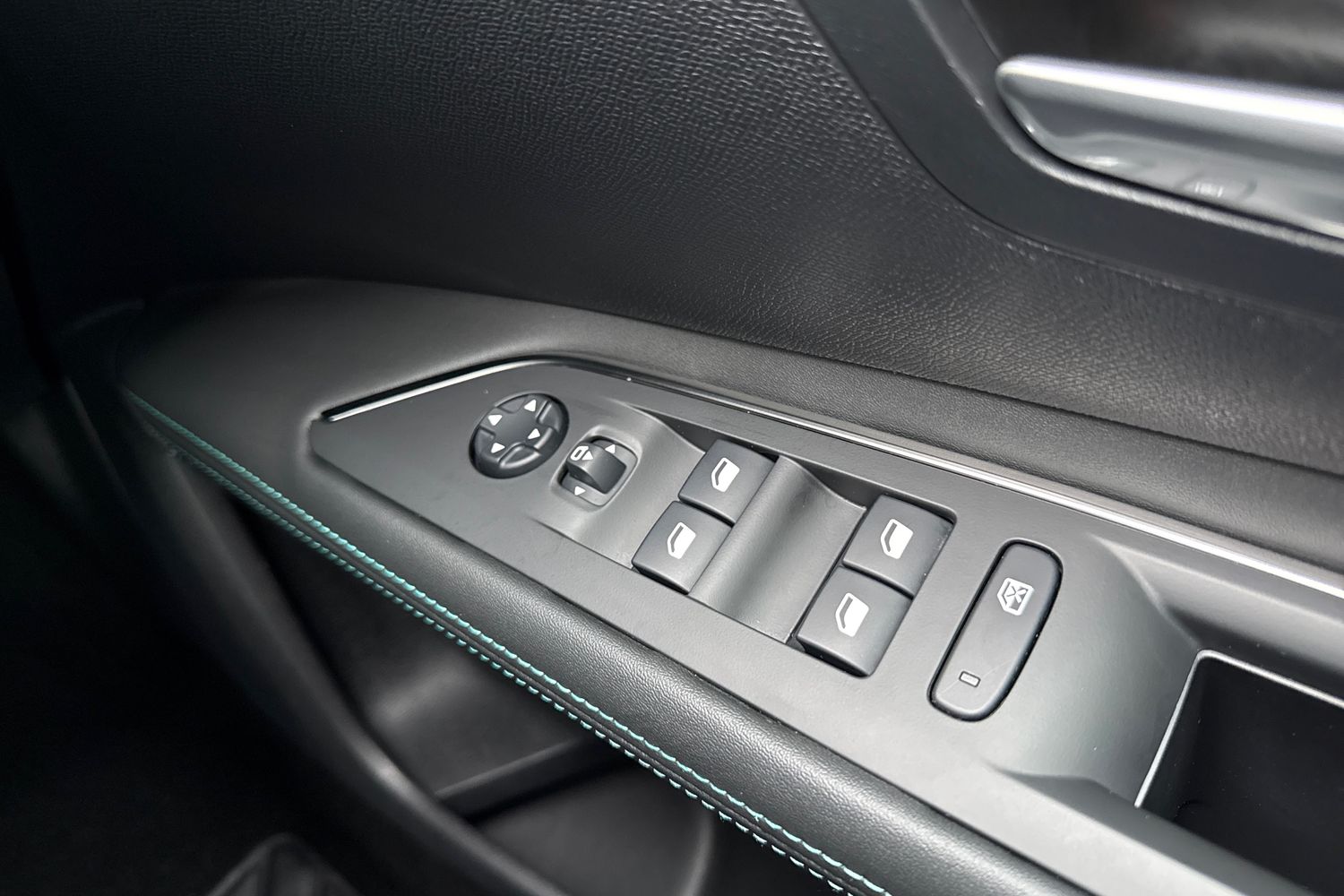 Used Peugeot 3008 2021 for sale - 77282126: Photo 40