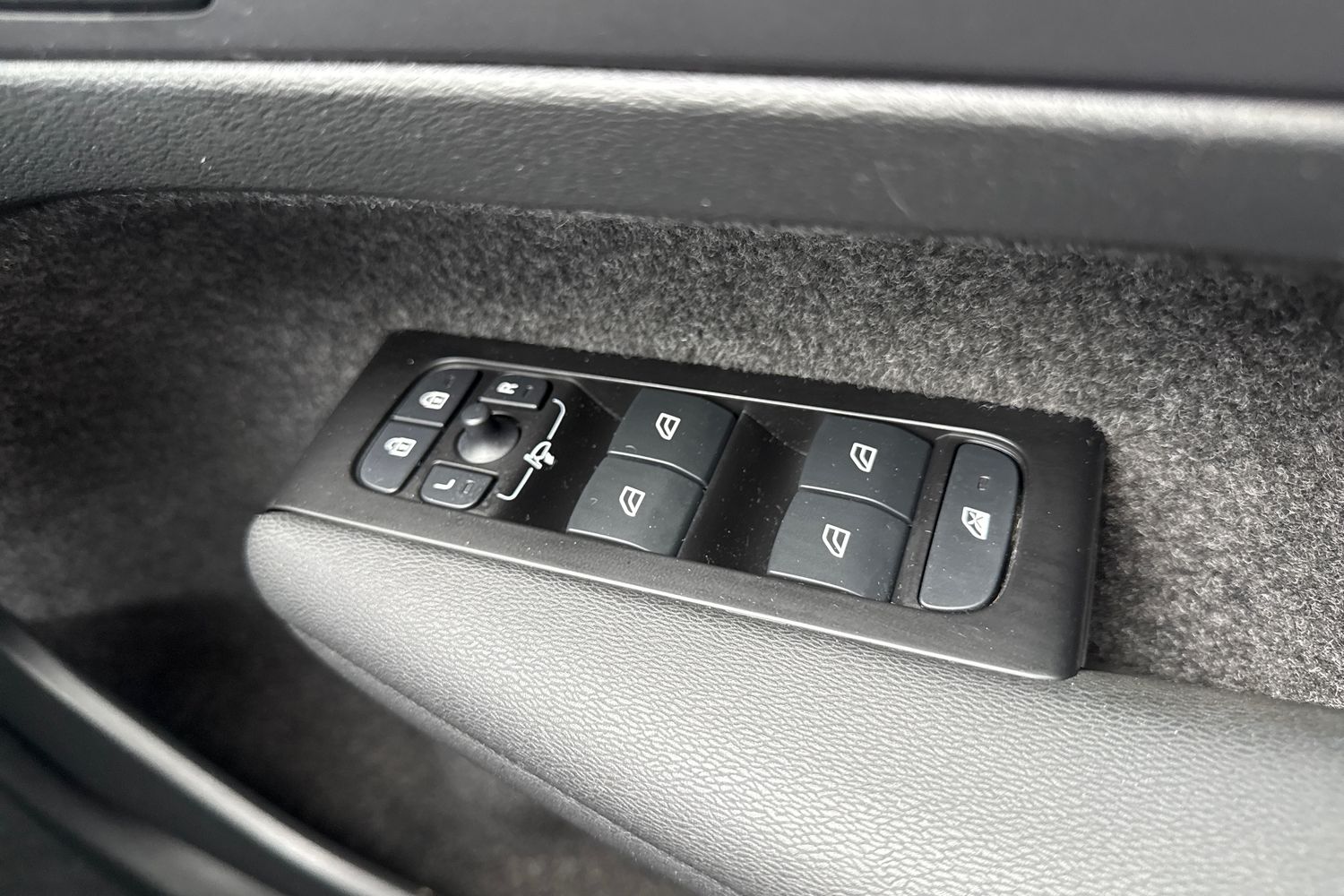 Used Volvo XC40 2022 for sale - 77337120: Photo 40