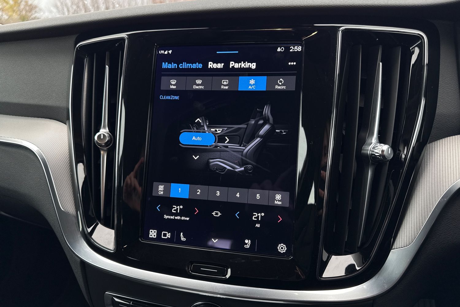 Used Volvo V60 2023 for sale - 76827879: Photo 22