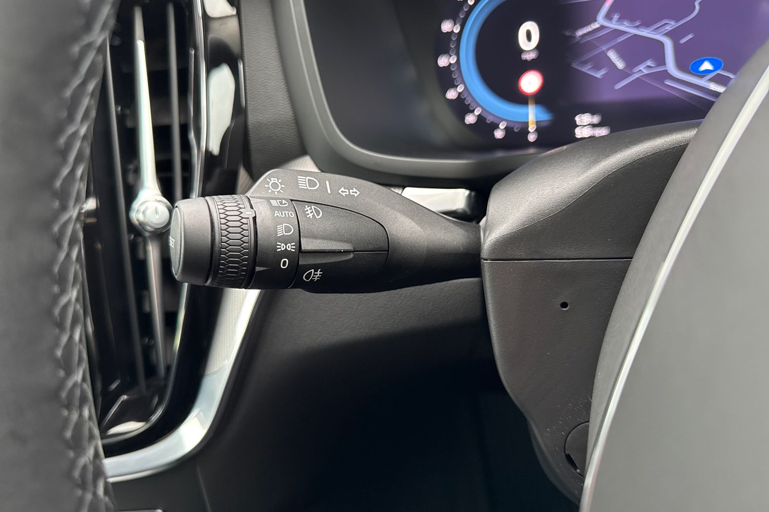 Used Volvo V60 2023 for sale - 76827879: Photo 42