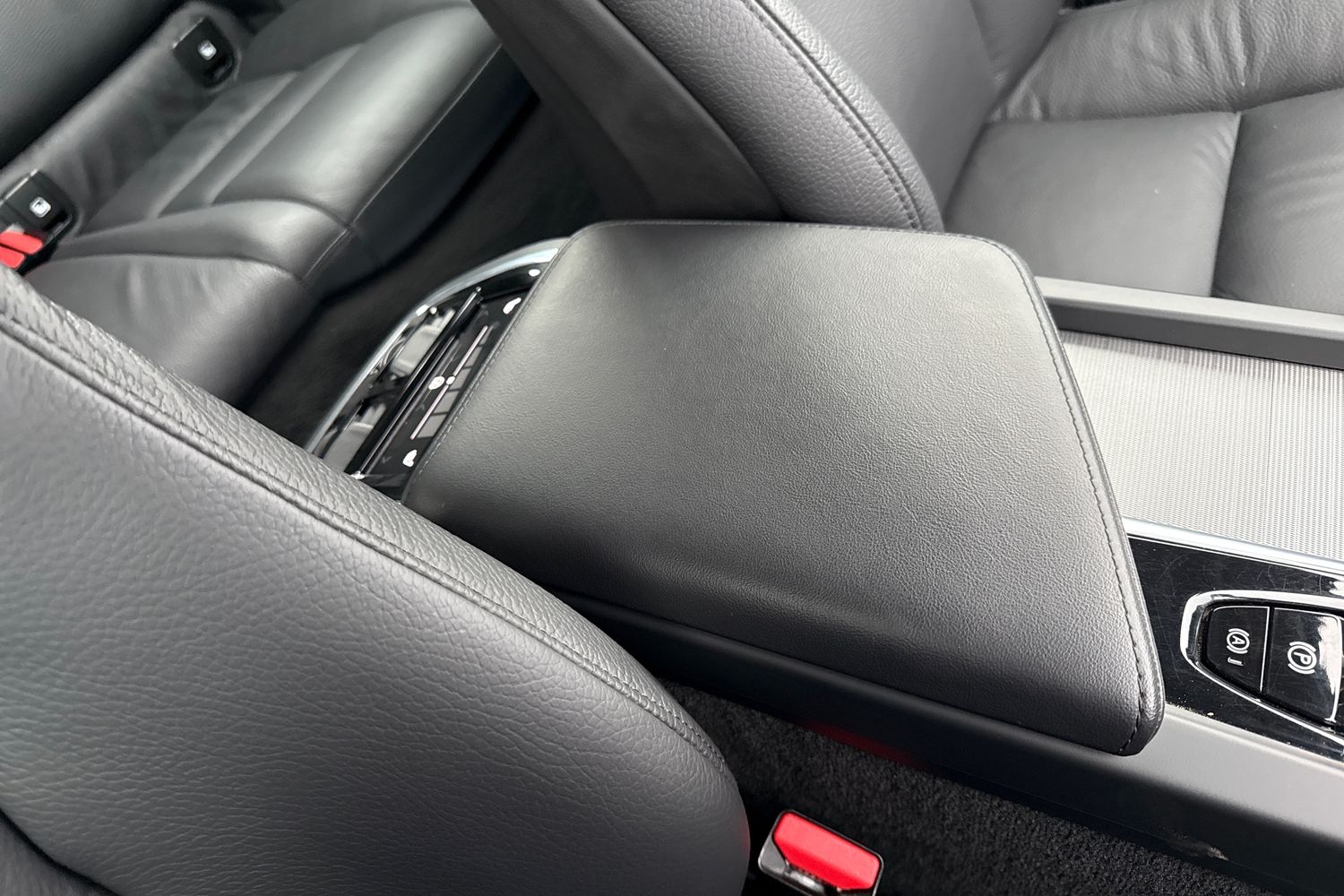 Used Volvo V60 2023 for sale - 76827879: Photo 59