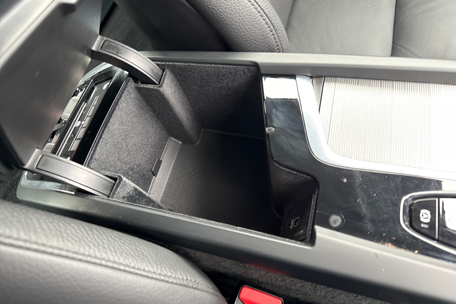 Used Volvo V60 2023 for sale - 76827879: Photo 60