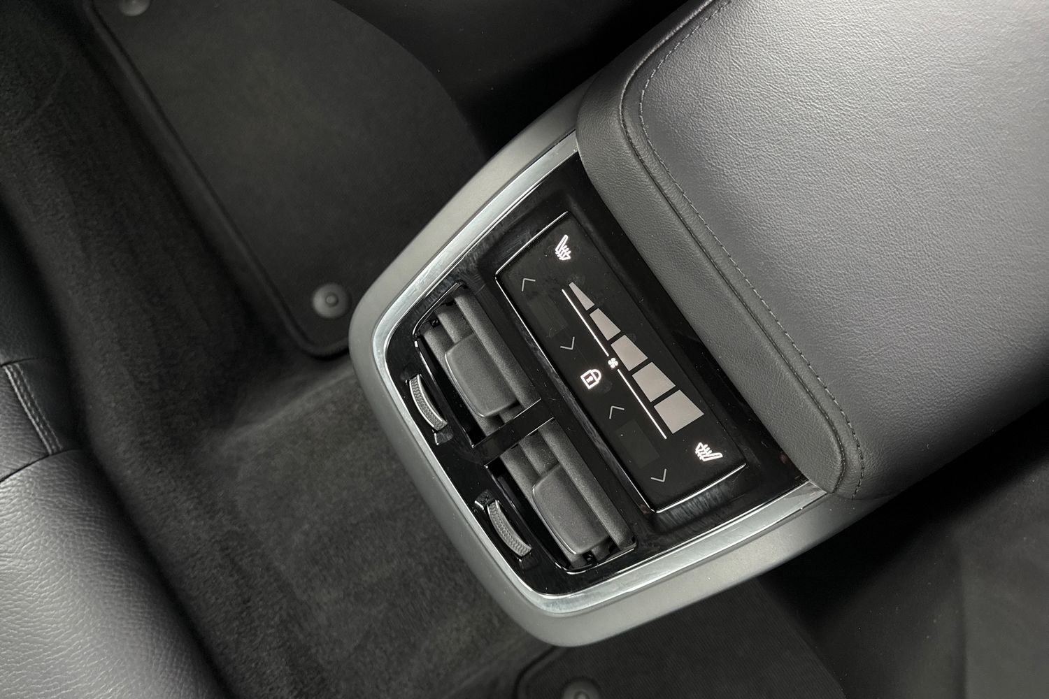 Used Volvo V60 2023 for sale - 76827879: Photo 61