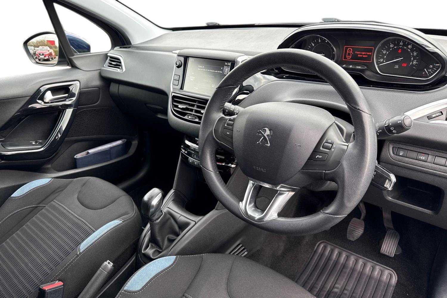 Used Peugeot 208 2015 for sale - 77829529: Photo 14