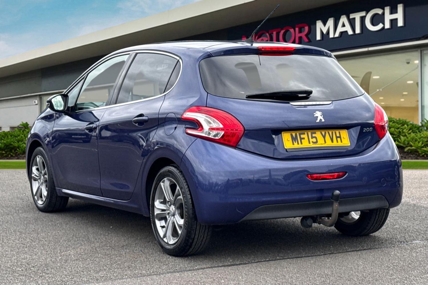 Used Peugeot 208 2015 for sale - 77829529: Photo 2