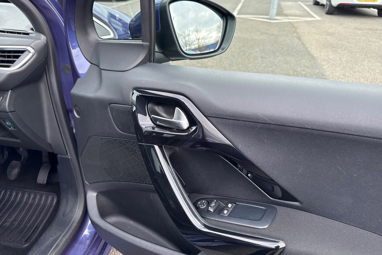 Used Peugeot 208 2015 for sale - 77829529: Photo 21