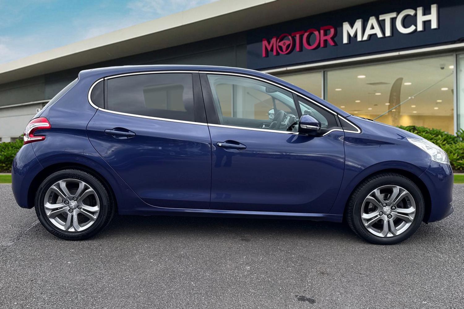 Used Peugeot 208 2015 for sale - 77829529: Photo 3