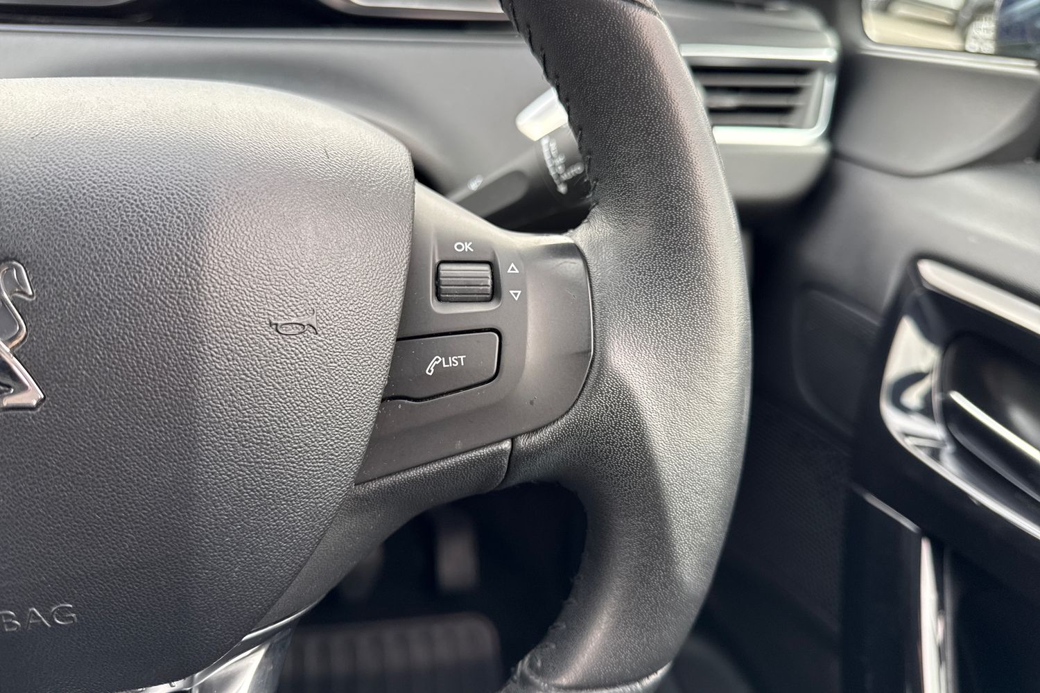 Used Peugeot 208 2015 for sale - 77829529: Photo 40