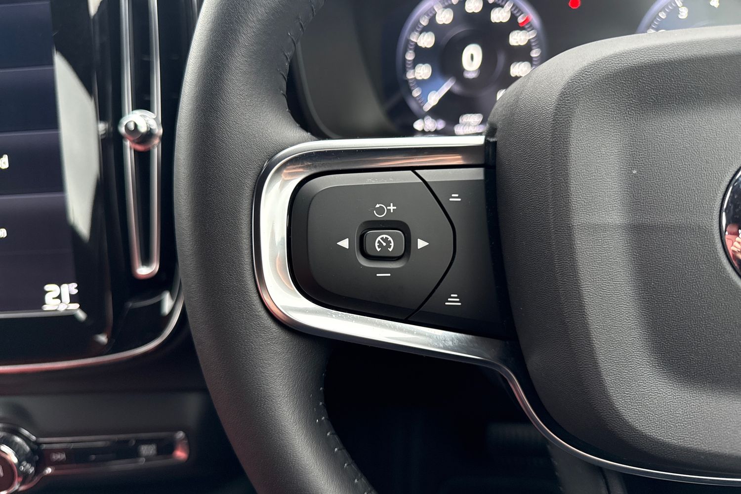 Used Volvo XC40 2020 for sale - 77152552: Photo 40