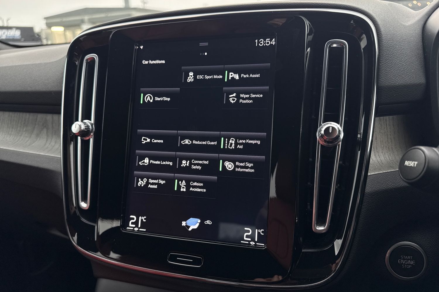 Used Volvo XC40 2020 for sale - 77152552: Photo 51