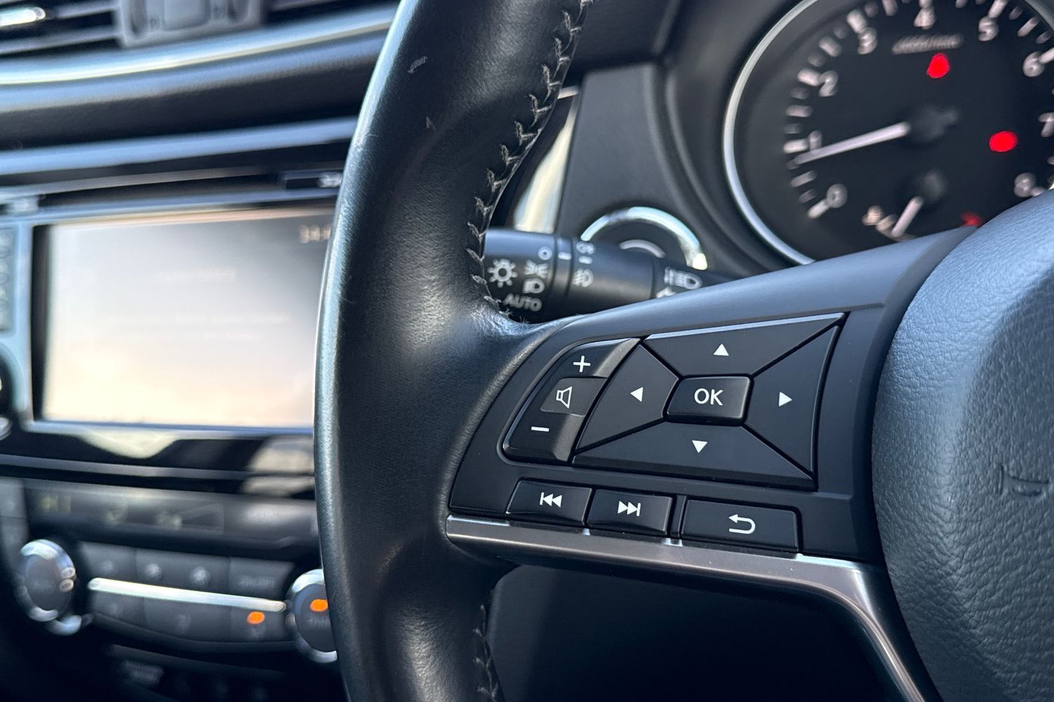 Used Nissan Qashqai 2017 for sale - 77842813: Photo 38