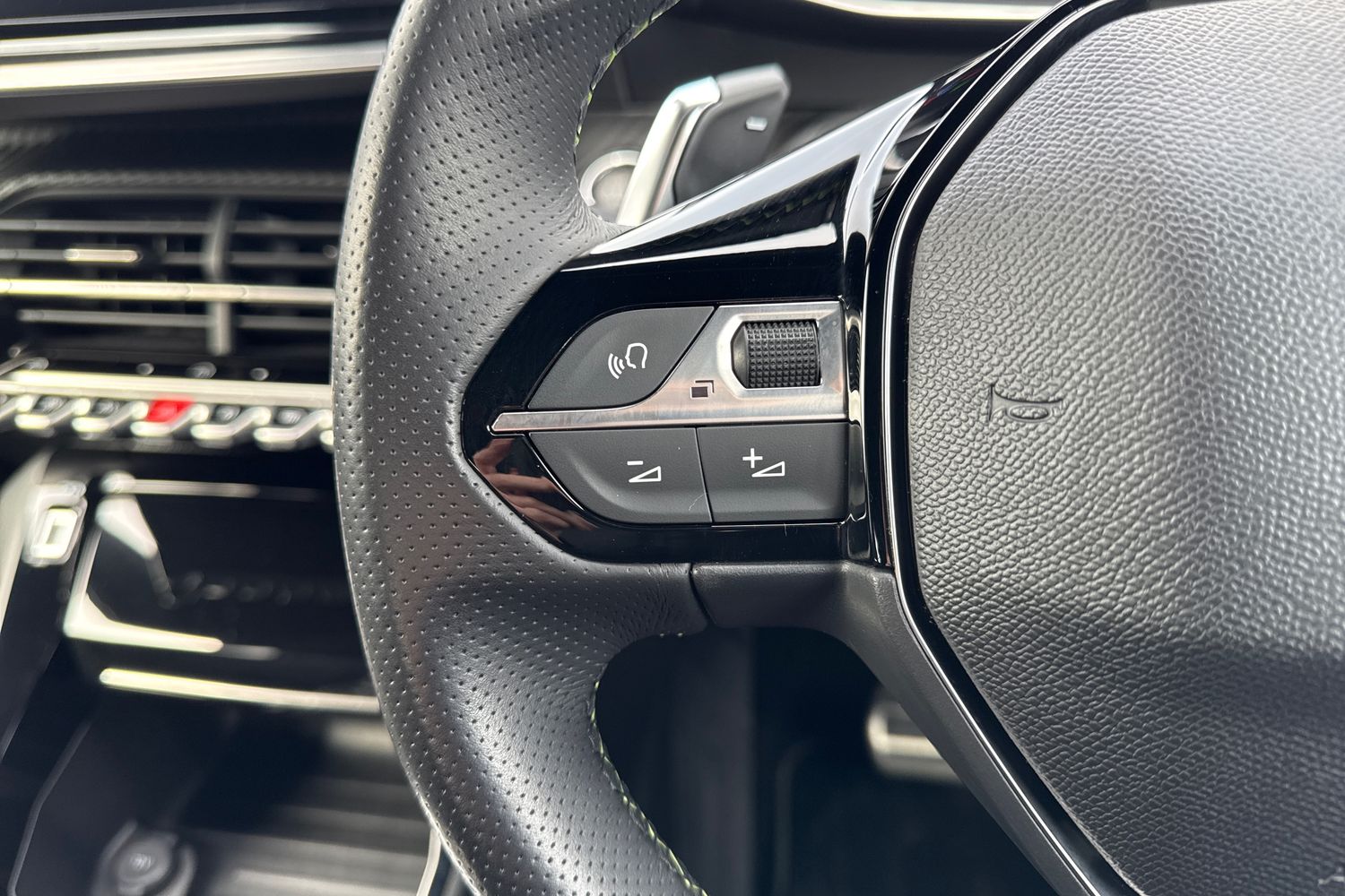 Used Peugeot 2008 2024 for sale - 77963421: Photo 39