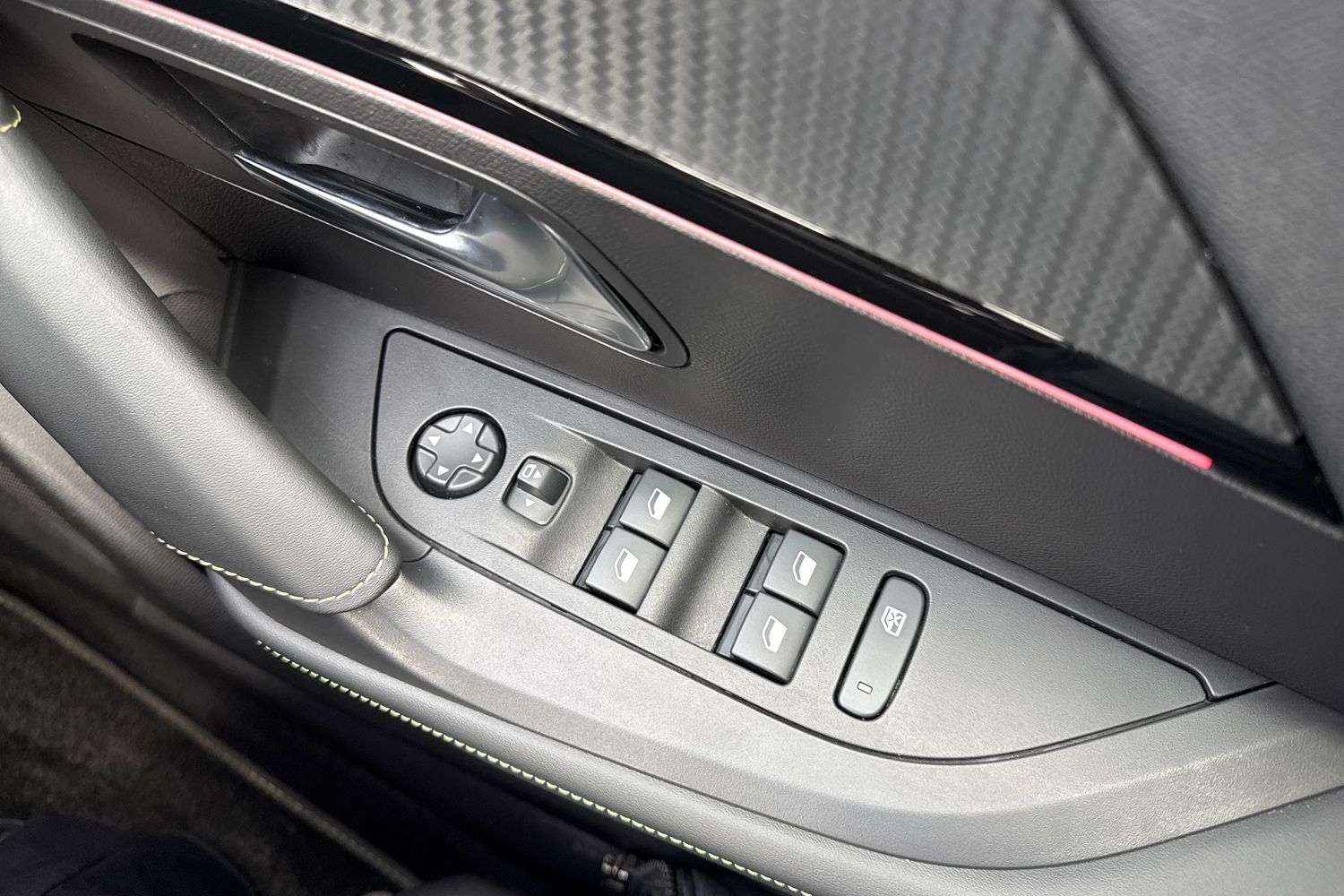 Used Peugeot 2008 2024 for sale - 77963421: Photo 42