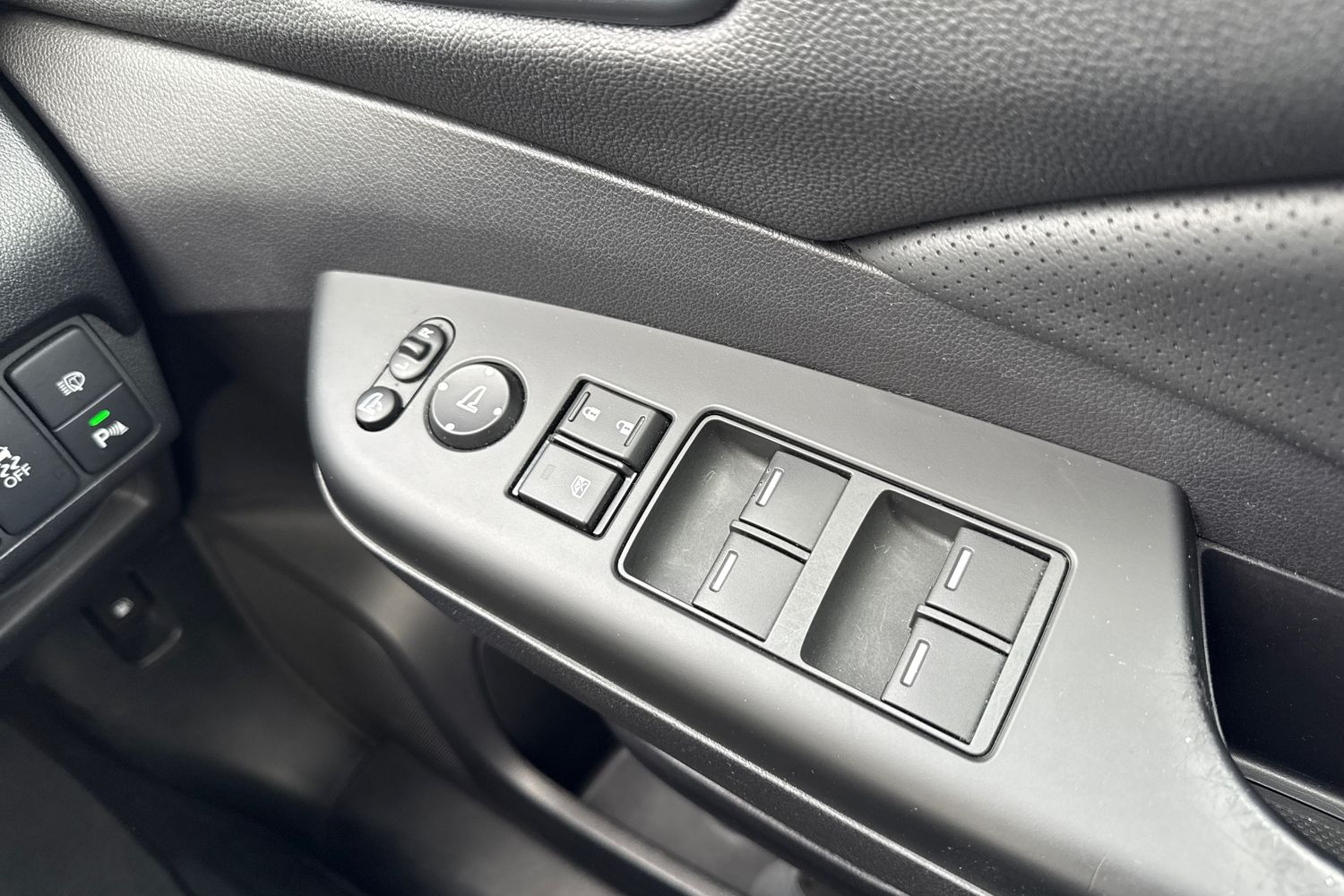 Used Honda CR-V 2016 for sale - 76102174: Photo 40