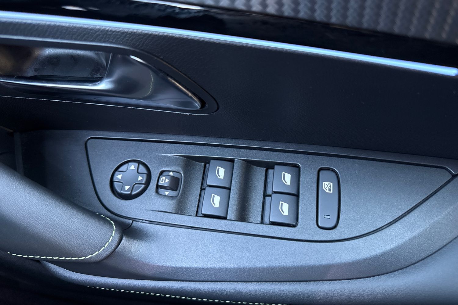 Used Peugeot 2008 2023 for sale - 76610953: Photo 43