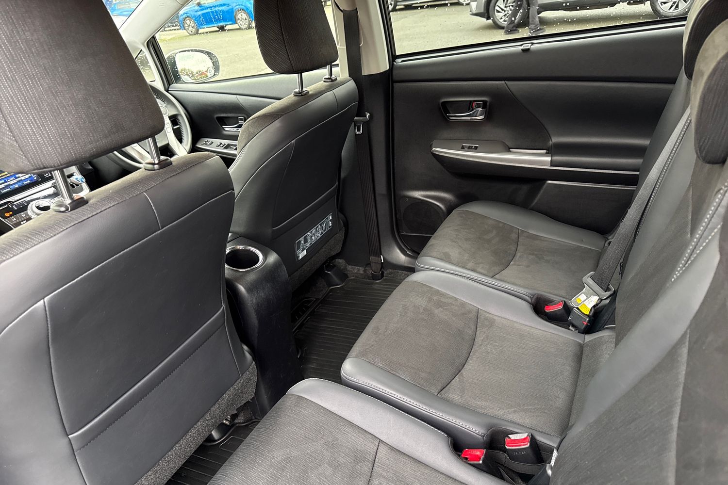 Used Toyota Prius+ 2018 for sale - 77494107: Photo 37