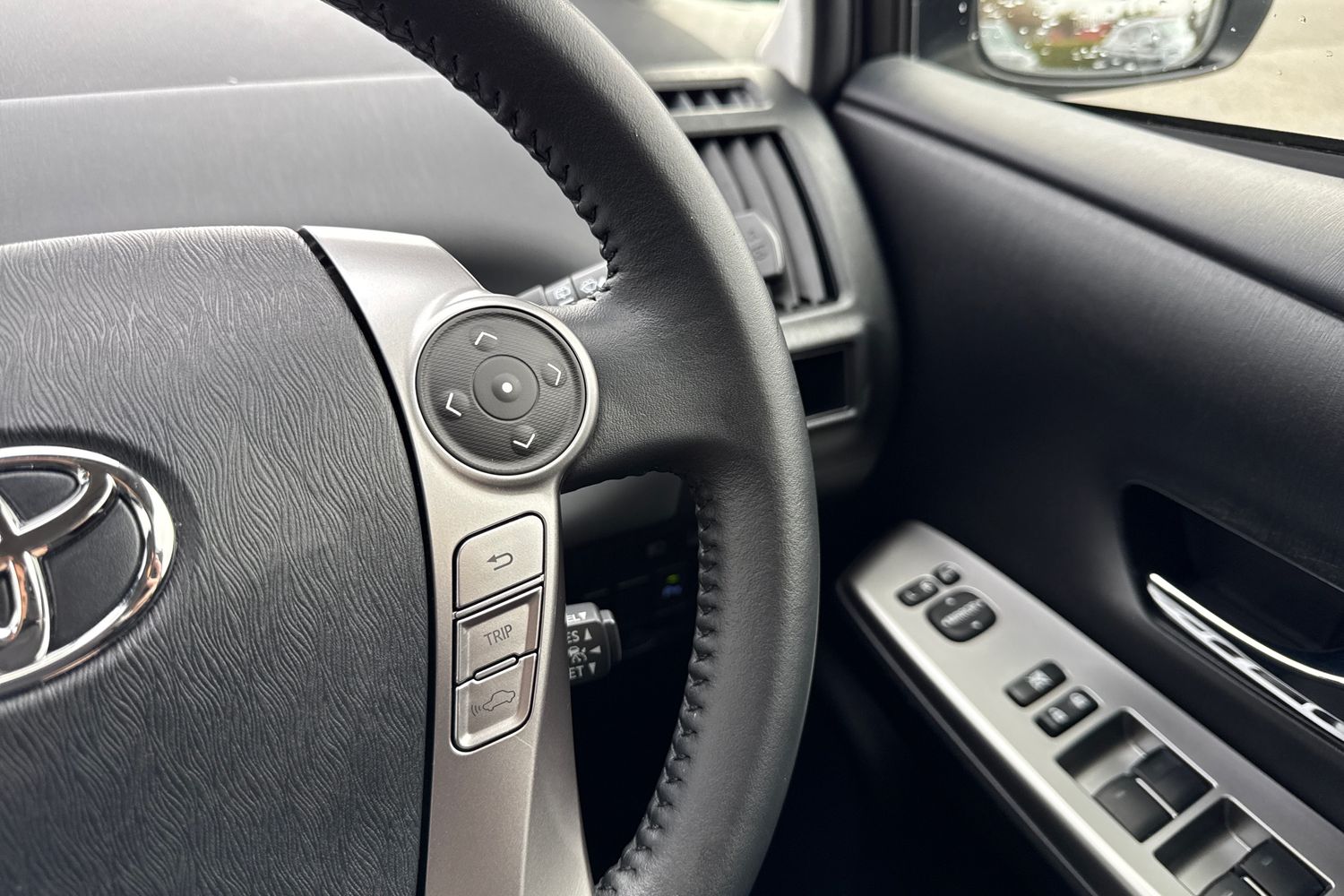 Used Toyota Prius+ 2018 for sale - 77494107: Photo 41