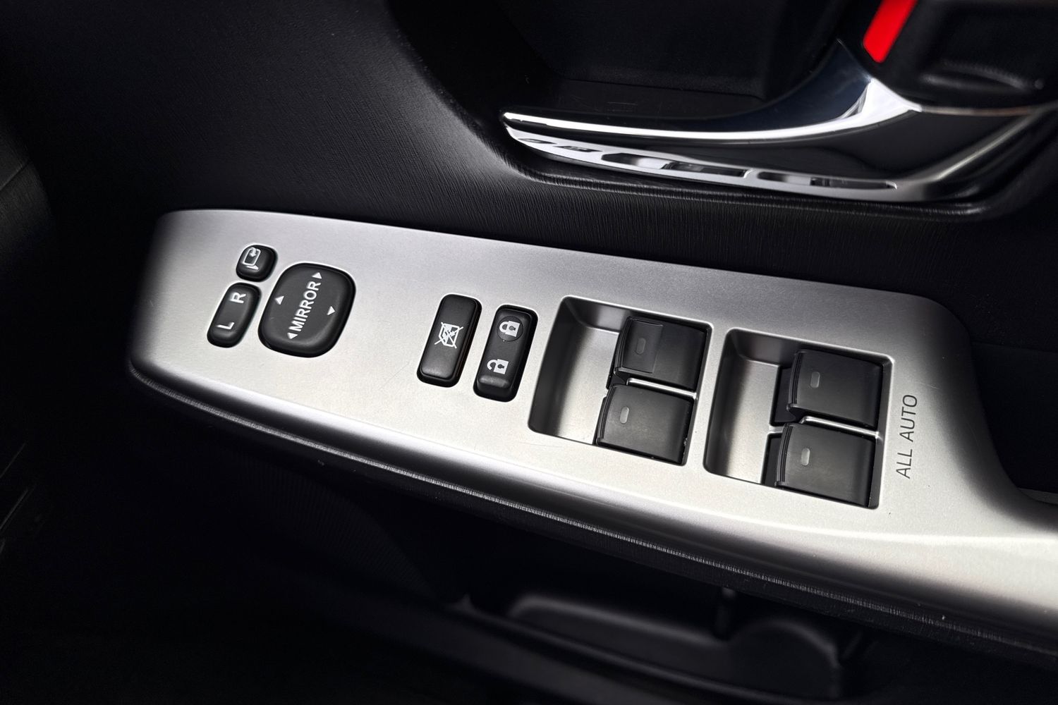 Used Toyota Prius+ 2018 for sale - 77494107: Photo 43