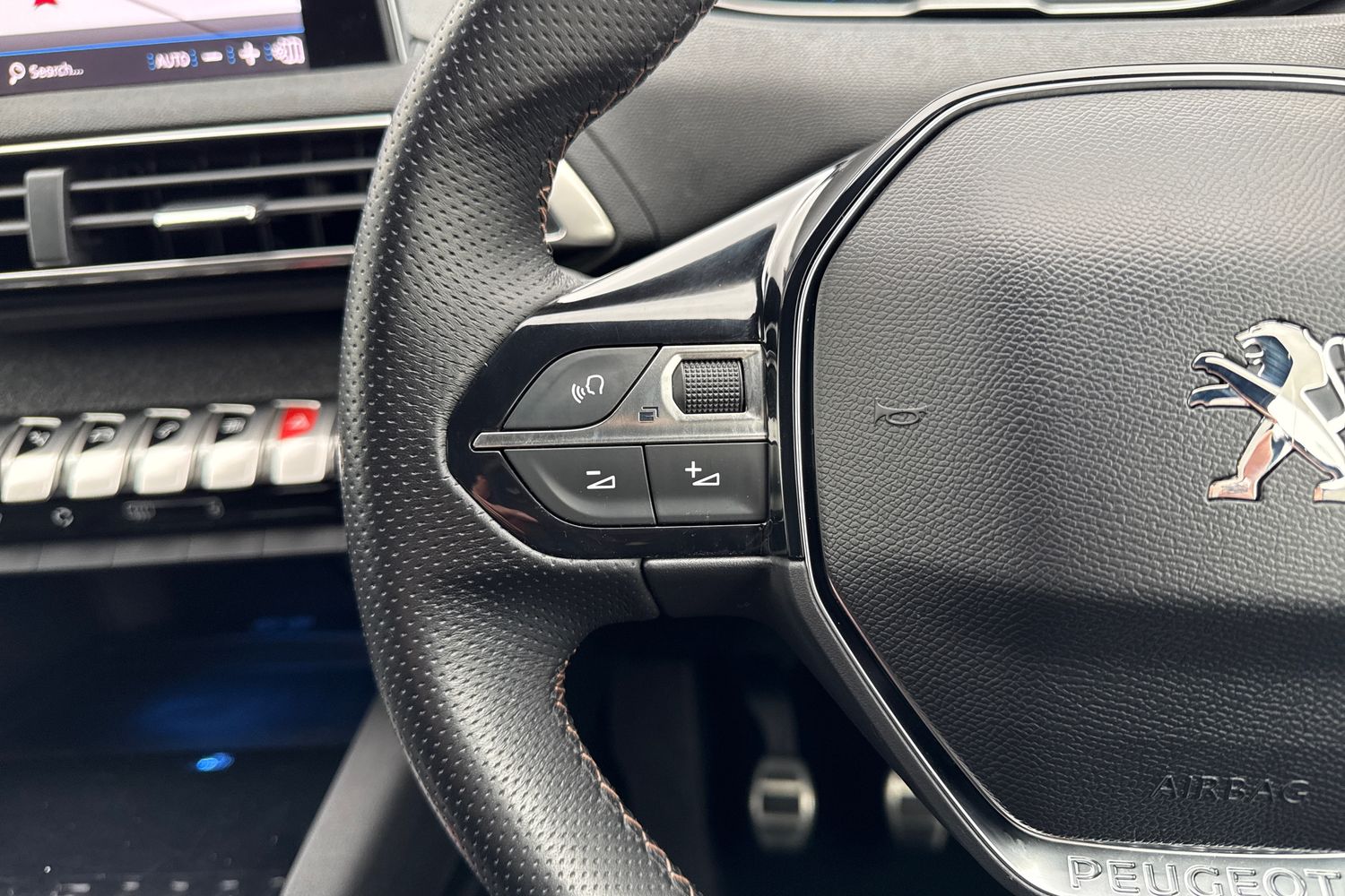 Used Peugeot 3008 2018 for sale - 77615877: Photo 39