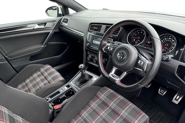 Used Volkswagen Golf 2016 for sale - 76300365: Photo 14