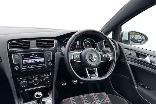 Used Volkswagen Golf 2016 for sale - 76300365: Photo 18