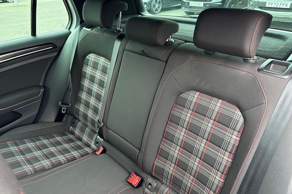 Used Volkswagen Golf 2016 for sale - 76300365: Photo 19