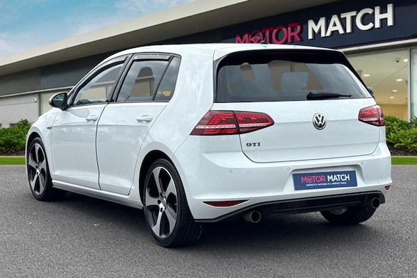 Used Volkswagen Golf 2016 for sale - 76300365: Photo 2