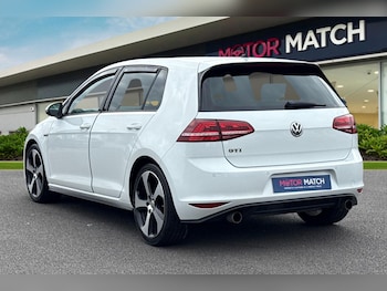 Used Volkswagen Golf 2016 for sale - 76300365: Photo 2