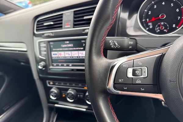 Used Volkswagen Golf 2016 for sale - 76300365: Photo 37