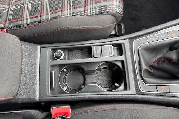 Used Volkswagen Golf 2016 for sale - 76300365: Photo 58