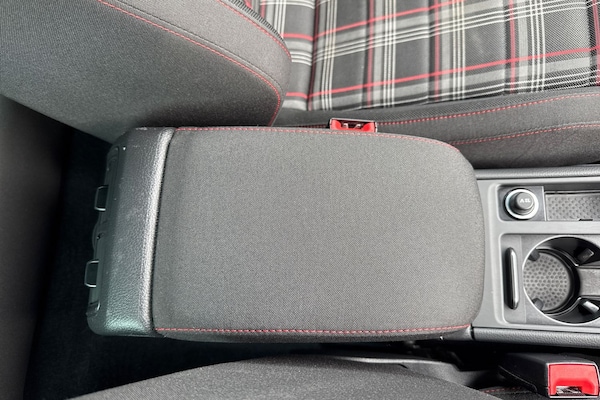 Used Volkswagen Golf 2016 for sale - 76300365: Photo 59
