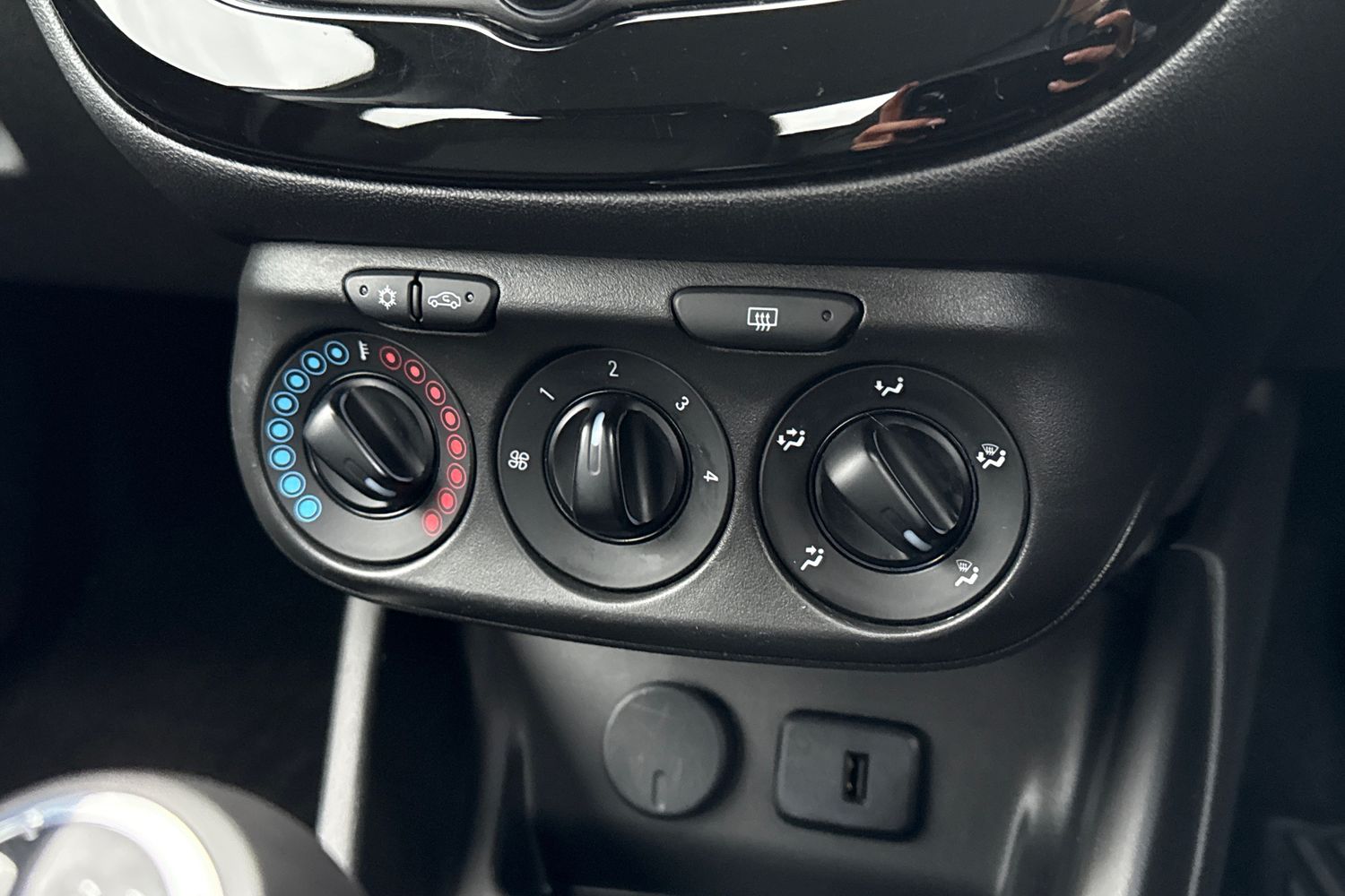 Used Vauxhall Corsa 2017 for sale - 77337131: Photo 22