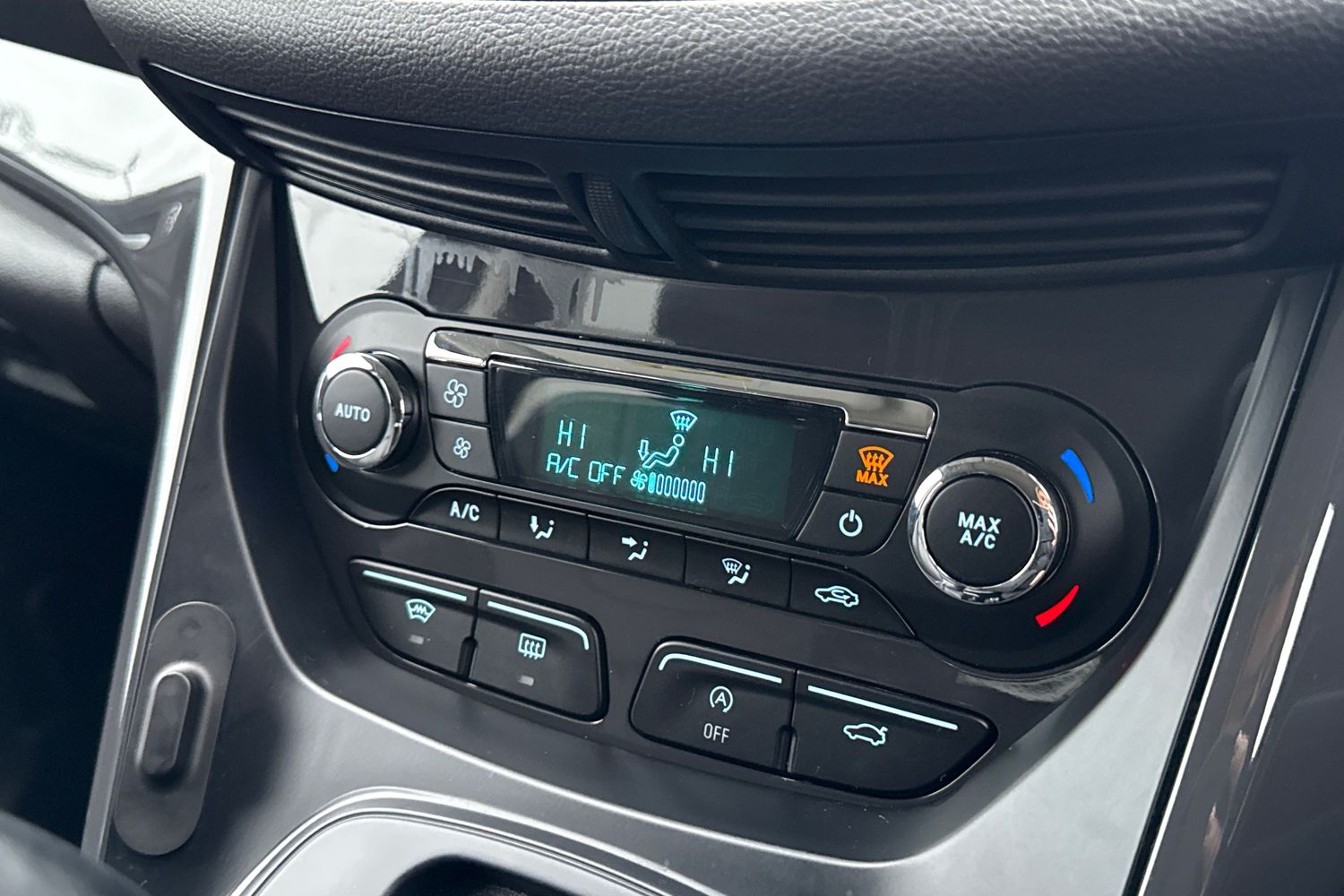 Used Ford Kuga 2015 for sale - 76985242: Photo 22