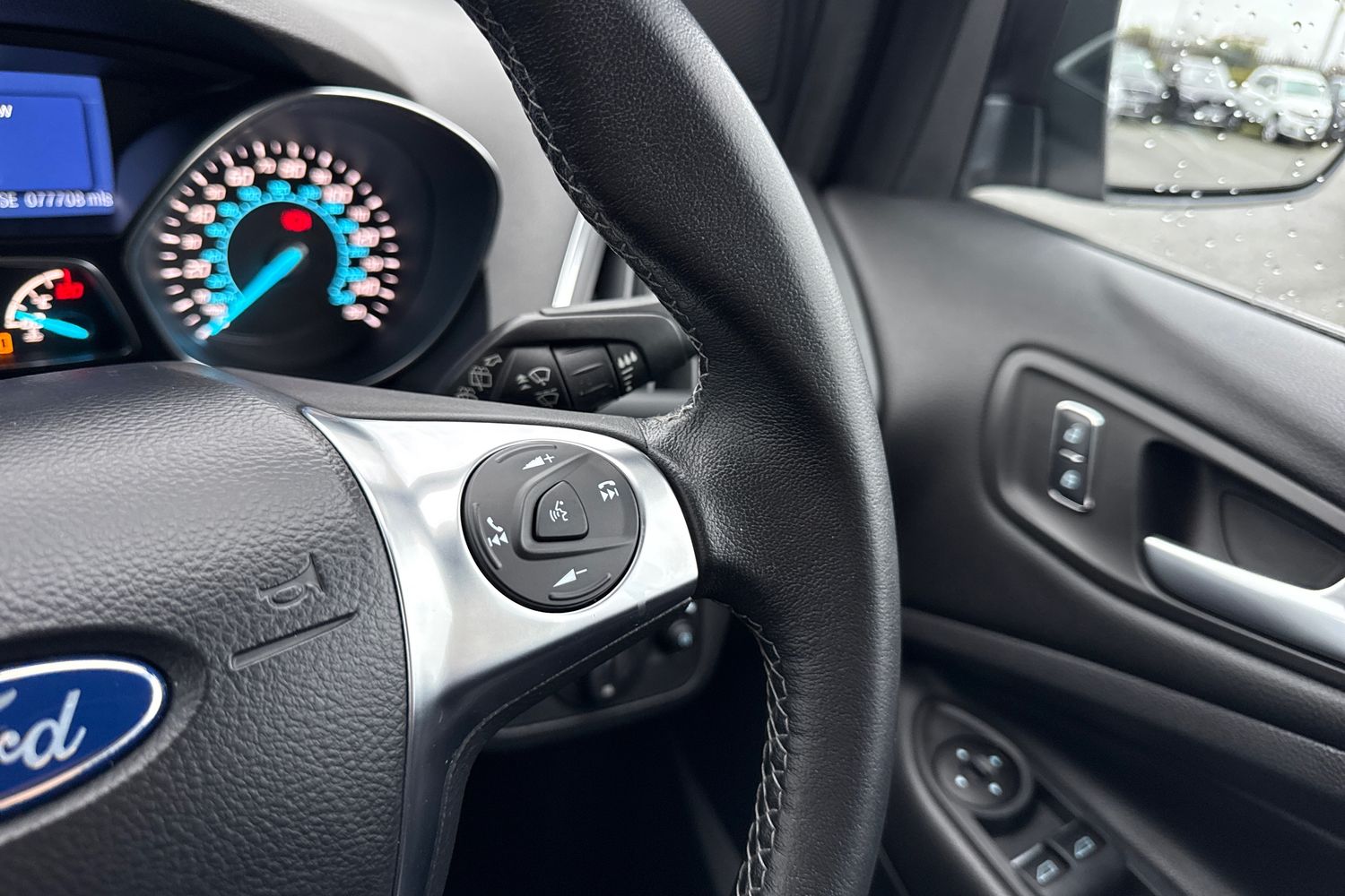 Used Ford Kuga 2015 for sale - 76985242: Photo 37